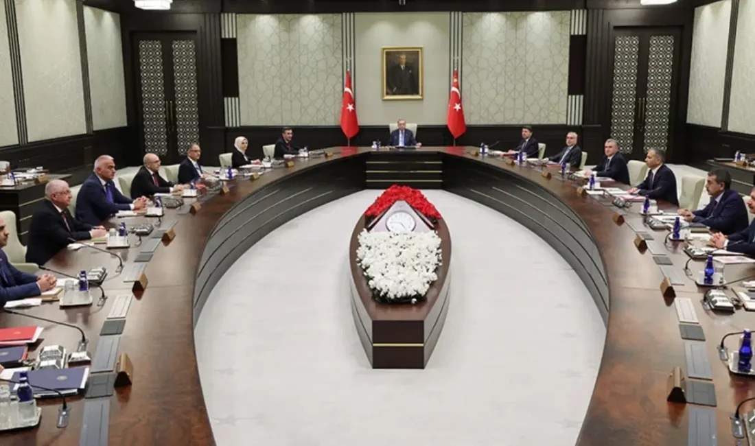 Cumhurbaşkanlığı Kabinesi AK Parti'li Cumhurbaşkanı Recep Tayyip Erdoğan başkanlığında bugün