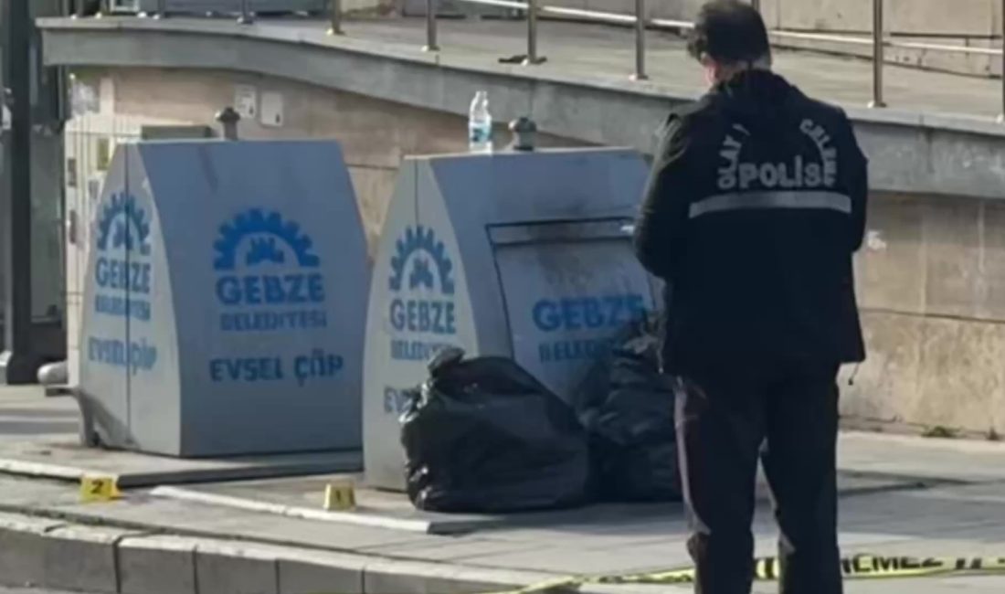 Kocaeli'nin Gebze ilçesinde kaldırımda yürüyen bir kişiye seyir halindeki araçtan