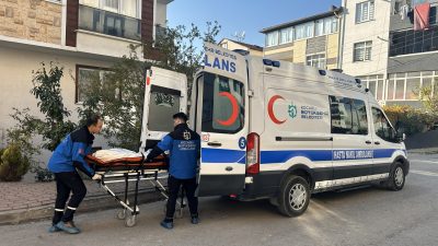 Kocaeli Büyükşehir Belediyesi’nin yatalak ve yürüyemeyecek durumdaki hastaların sağlık kuruluşlarına