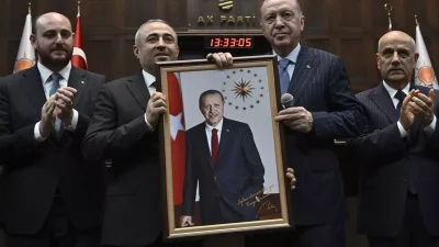 DEVA Partisi'nden istifa eden İrfan Karatutlu, AK Parti grup toplantısında