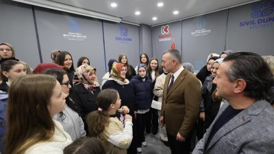 Kocaeli Büyükşehir Belediye Başkanı Tahir Büyükakın, Ramazan ayında bir araya