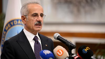 Ulaştırma ve Altyapı Bakanı Abdulkadir Uraloğlu, Doğuş-Eze İş Ortaklığı ile