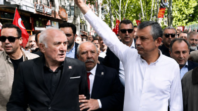 CHP'nin Ankara'da düzenlediği bayramlaşma programının ardından Anıtkabir'e gerçekleştirilen yürüyüşte dikkat