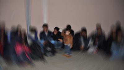Jandarma ekipleri, düzensiz göç ve insan kaçakçılığı organizasyonlarına yönelik yürüttüğü