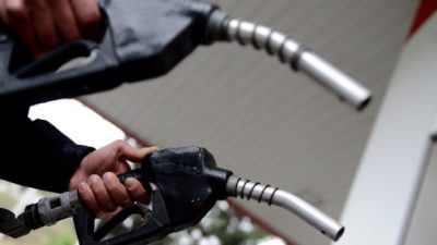 Küresel enerji piyasalarında yaşanan gelişmeler, akaryakıt fiyatlarında aşağı yönlü hareketi