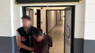  Kocaeli'nin Gölcük ilçesinde kendisini polis olarak tanıtarak bir vatandaşı
