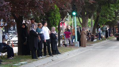  Kocaeli'de binlerce öğrenci lise hayali için sınava girerek salonlarda