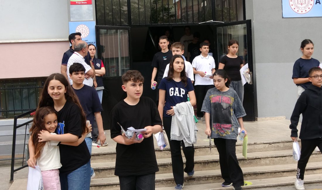  Kocaeli’de başvuru yapan 27 bin 978 öğrencinin katıldığı LGS’de