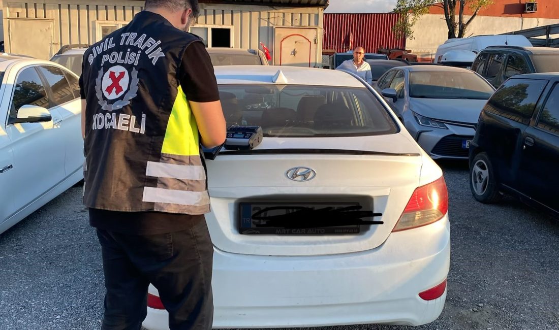 Kocaeli'de korsan taşımacılık yaptığı tespit edilen otomobil sürücüsüne 100 bin