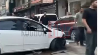 Kocaeli'nin İzmit ilçesinde meydana gelen trafik kazasında, sürücüsünün kontrolünü kaybettiği