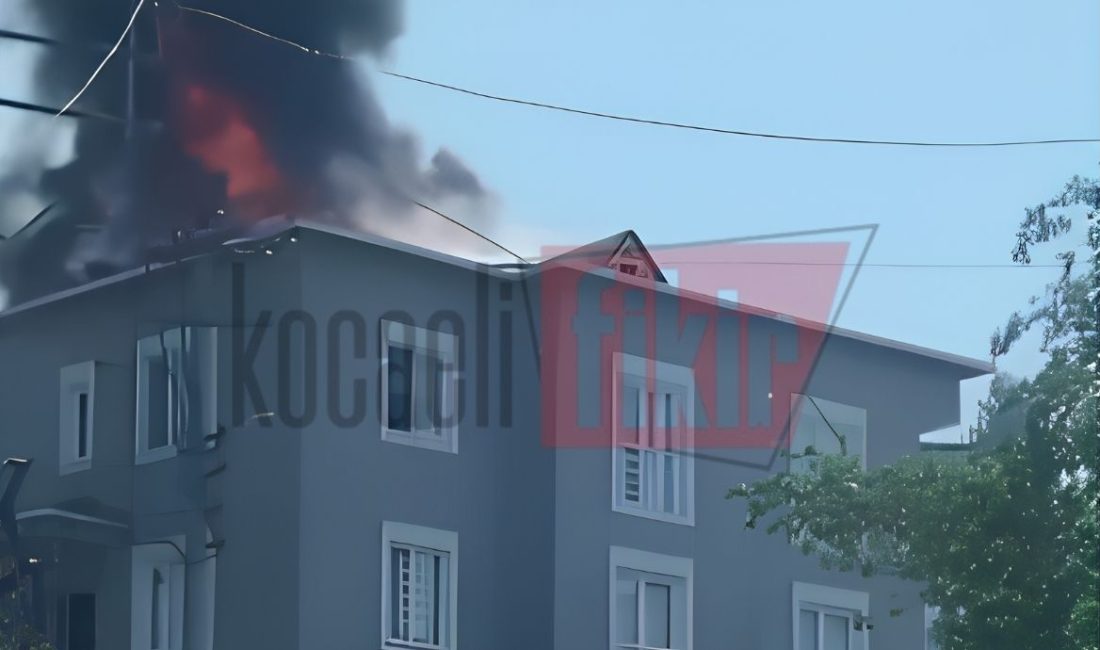 Gebze’nin Muallimköy Mahallesi’nde bulunan bir apartmanın çatı bölümünde çıkan yangın
