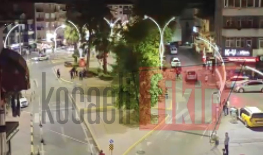 Gölcük ilçesine bağlı Değirmendere’de bulunan Çınarlık Meydanı’nda bırakılan şüpheli paket,