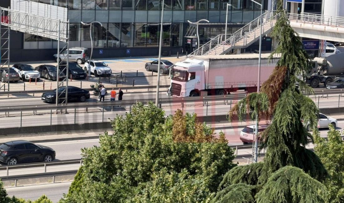 D-100 Karayolu’nun Kandıra Sapağı mevkiinde meydana gelen trafik kazasında bir