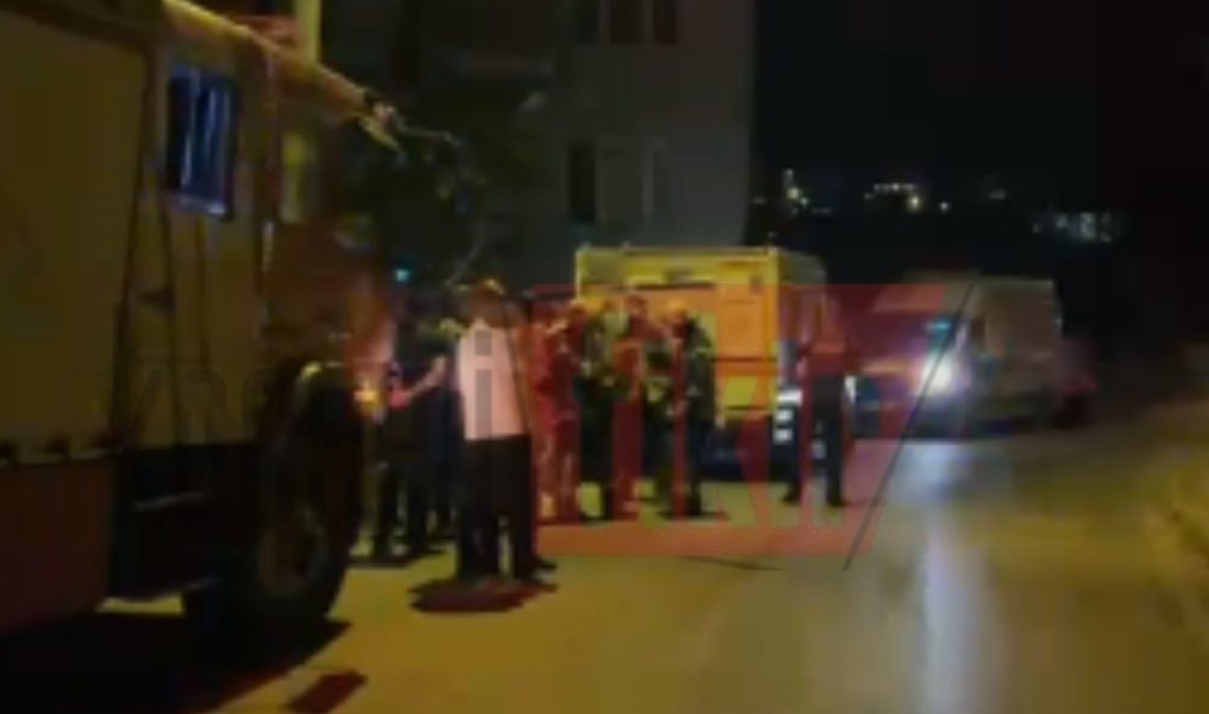İzmit'te bulunan iki katlı bir yapıda meydana gelen sıva dökülmeleri