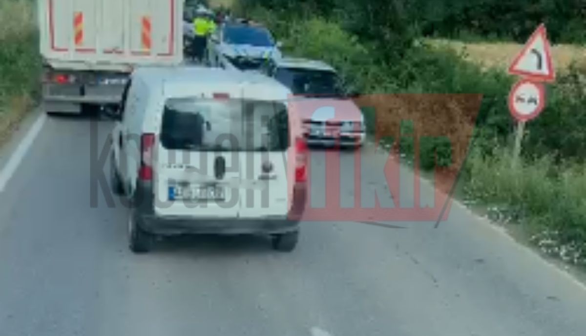 Kartepe’de otomobil takla attı: 1 Yaralı