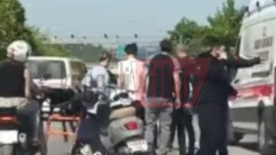 İzmit-Kandıra kara yolunda meydana gelen trafik kazasında iki motosikletin çarpışması