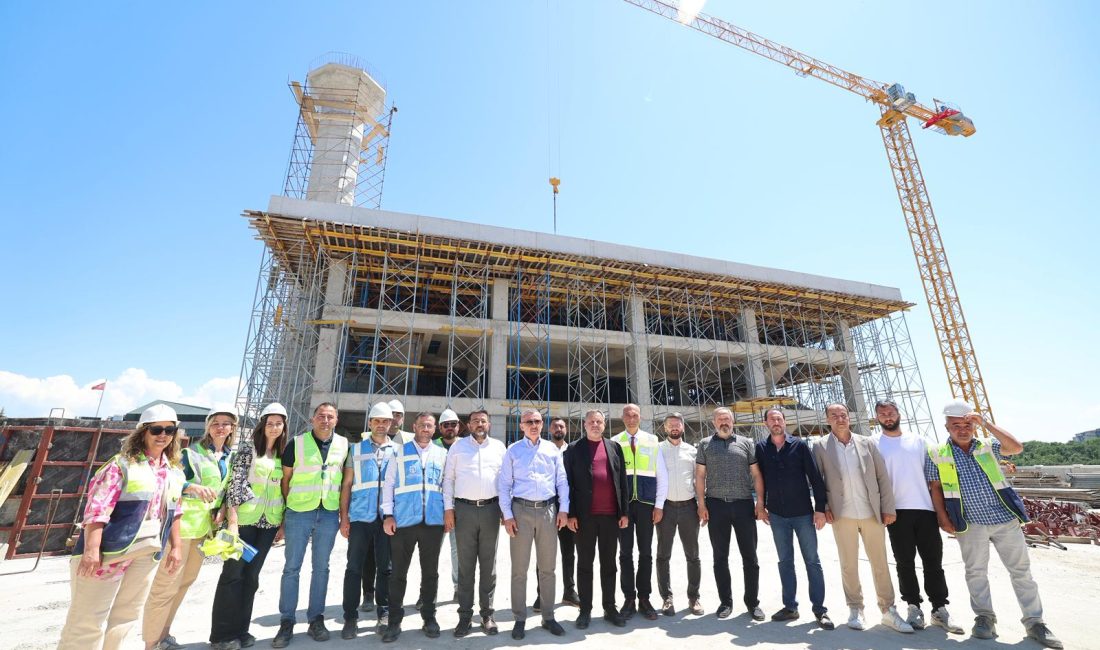 Kocaeli Üniversitesi’nin bulunduğu Umuttepe’de yapımı hızla devam eden 5 bin