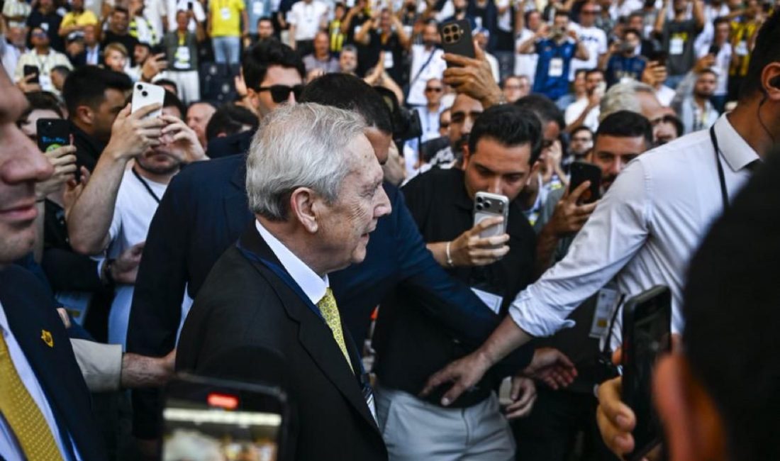 Fenerbahçe Spor Kulübü'nde düzenlenen olağanüstü seçimli genel kurulun ardından başkanlık