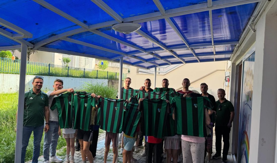 Kocaelispor Taraftarlar Derneği Hodri Meydan, sosyal sorumluluk faaliyetleri kapsamında Karamürsel’de