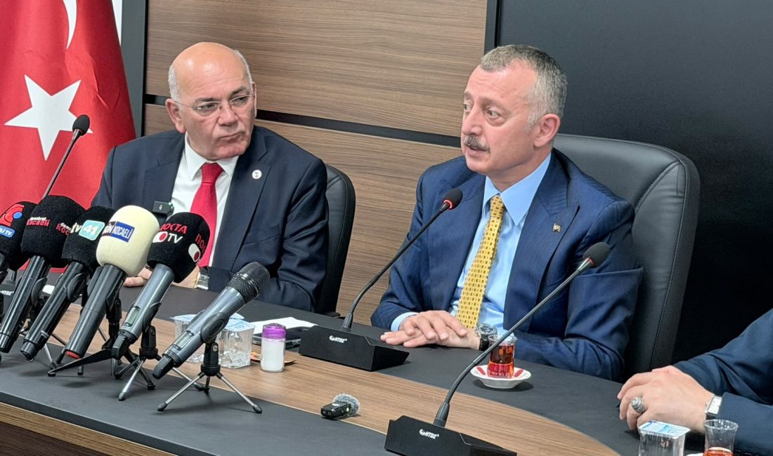 Kocaeli Büyükşehir Belediye Başkanı Tahir Büyükakın, Kocaeli Esnaf ve Sanatkârlar