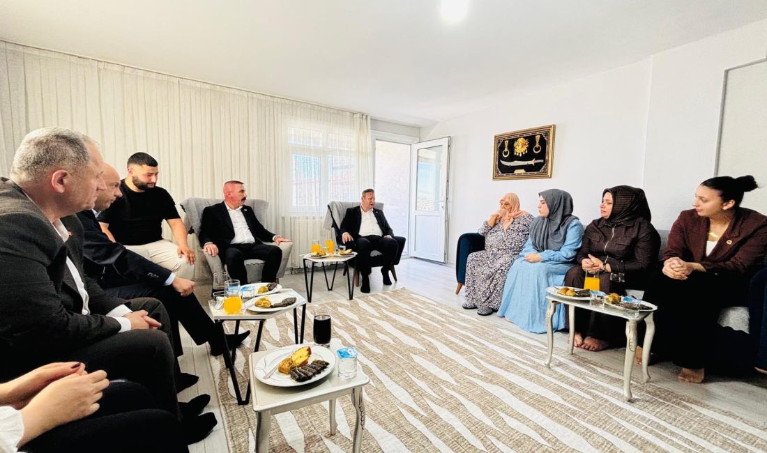 MHP Kocaeli devir teslim programı dönüşünde yaşanan otobüs yangınında dumandan