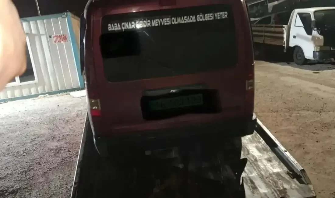 İzmit'te gece saatlerinde trafikte başlayan tartışma, kısa sürede şiddet olayına