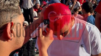 A Milli Takım'ın Avustralya karşılaşmasını İzmit Milli İrade Meydanı'nda takip