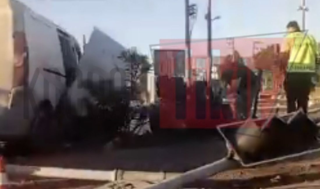 Kocaeli’nin Derince ilçesinde meydana gelen trafik kazası, çevrede kısa süreli