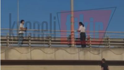 Kocaeli’nin İzmit ilçesinde bulunan Yahyakaptan Mahallesi’nde yaşanan intihar girişimi, çevrede