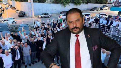 Zafer Partisi İzmit ve Derince ilçe başkanlarının teşkilat üyeleriyle birlikte