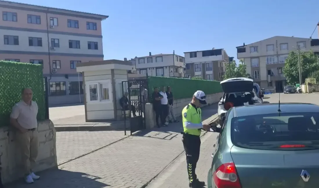 Kocaeli İl Emniyet Müdürlüğü ekipleri, öğrencilerin güvenli bir eğitim ortamında