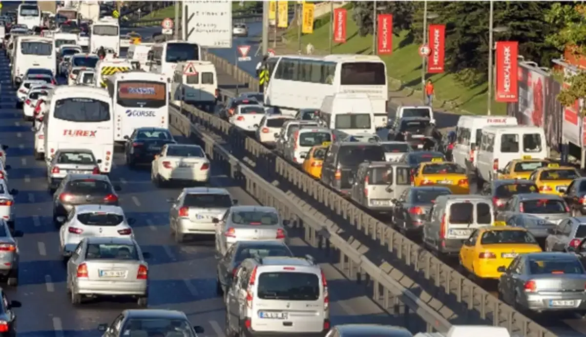 Dikkat! İstanbul istikametinde şerit daraltılacak
